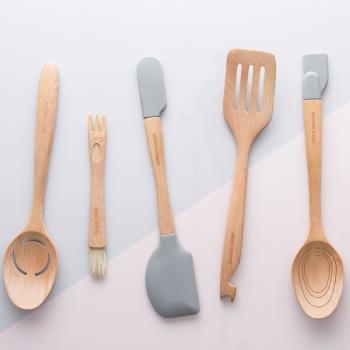 Innovative Küche - 2-IN-1 Kochlöffel mit Eiertrenner