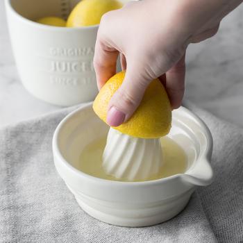 Preview: Innovative Küche - 3in1 Zitruspresse aus Steingut, 550 ml