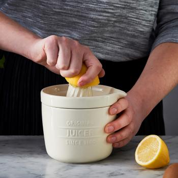 Preview: Innovative Küche - 3in1 Zitruspresse aus Steingut, 550 ml