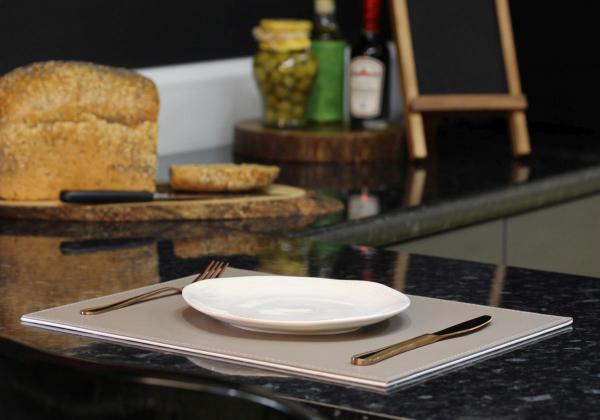 DUO - Platzset rechteckig, taupe/weiß